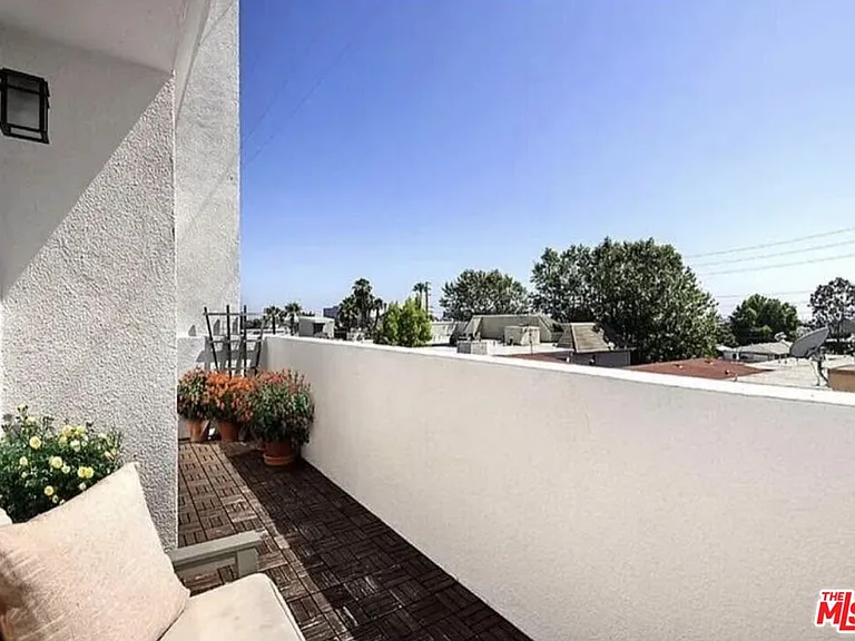 1621 Barry Ave #Penthouse 3 — Photo 5