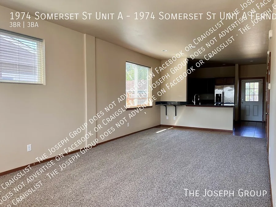 Sweet & Sunny 3-Bedroom Home in Ferndale — Photo 2