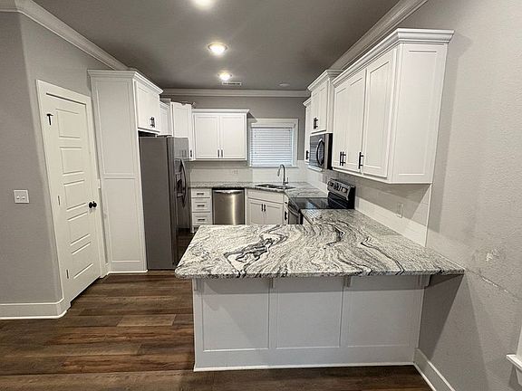 2nd image of 4339 W Topeka Ave