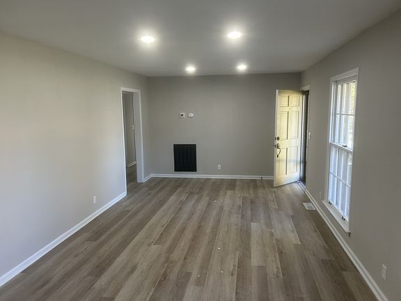 2nd image of 5 McKendree Cir