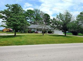 3280 Old 51 Rd, Sandoval, IL 62882