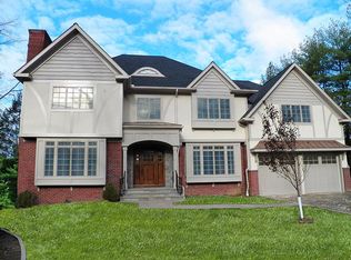 75 Hampton Rd, Scarsdale, NY 10583