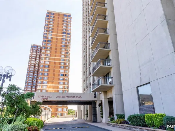 200 Old Palisade Rd APT 15D, Fort Lee, NJ 07024