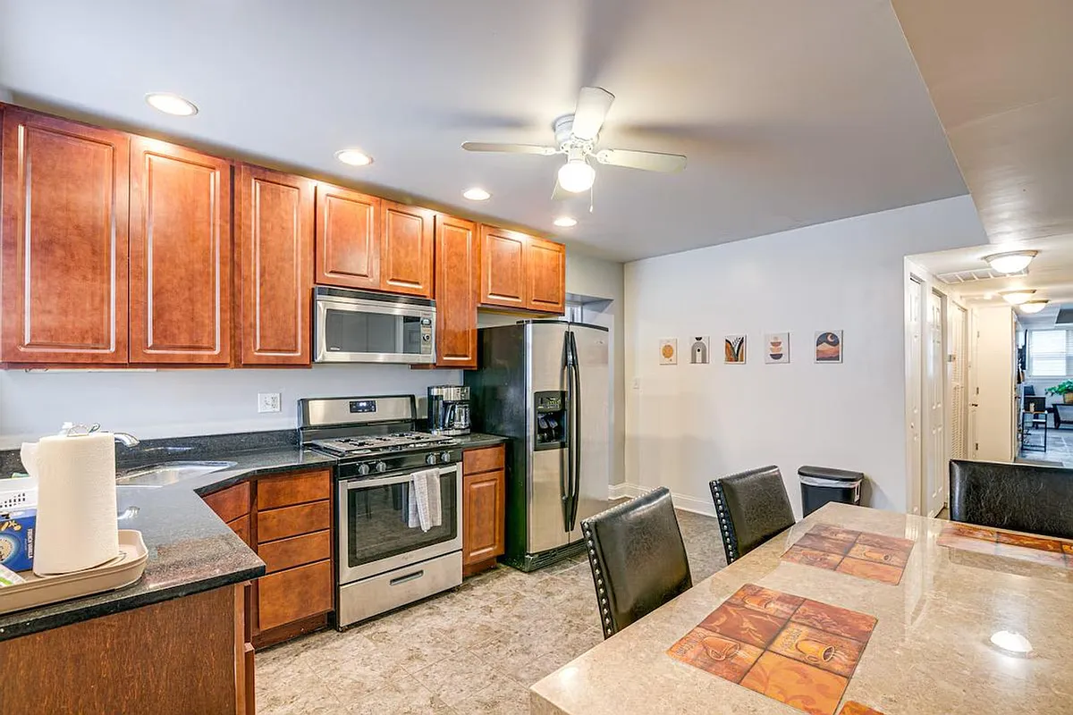 Fully Equipped Kitchen - 6210 S Evans Ave #ID1306921P