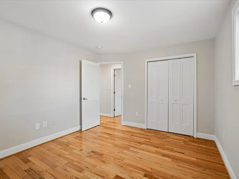 1616 27th St SE — Photo 28