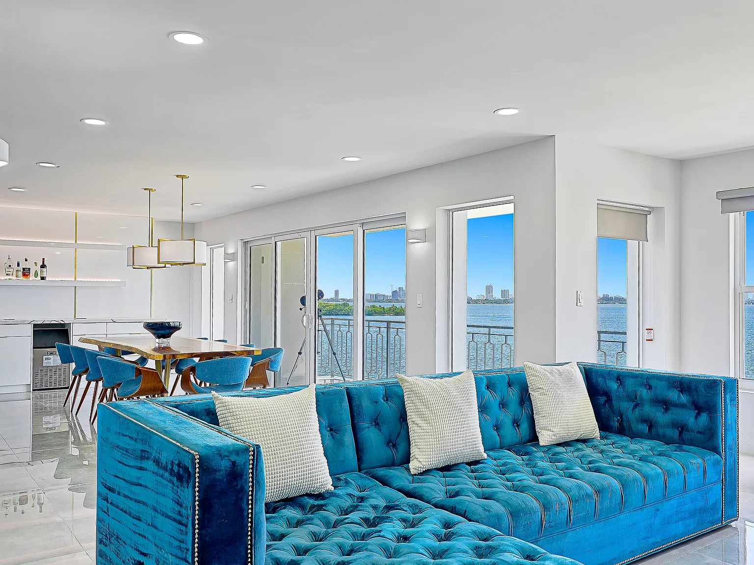 1 bed, 1.5 bath, 1377 sqft, $3,800 — Photo 4