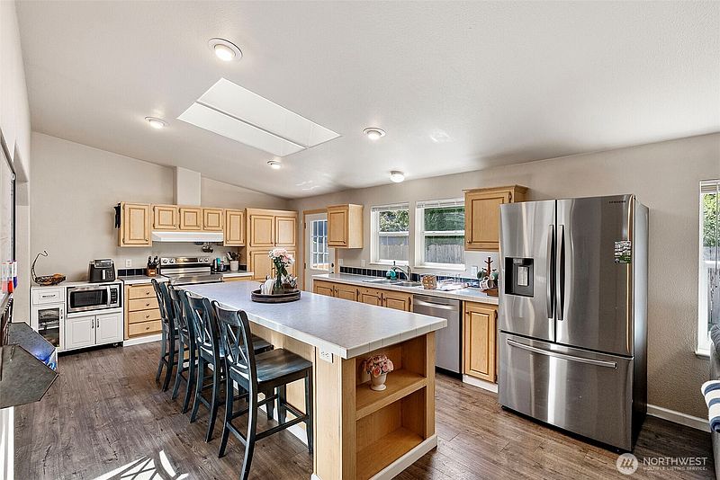 5th image of 6902 87th Street NW