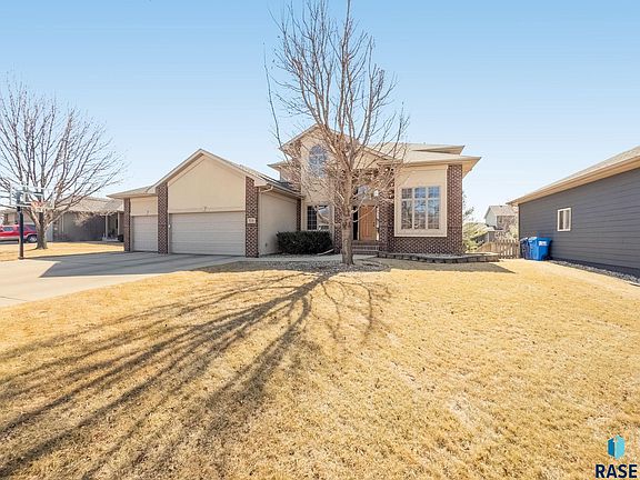 2nd image of 709 W Quail Creek Cir