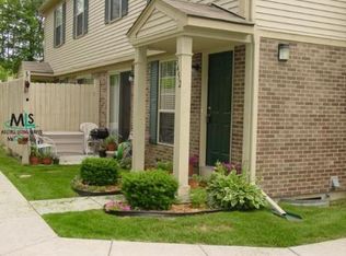 3452 W Gingell Dr, Lake Orion, MI 48359