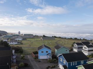 24 Darien Ln, Pacific Beach, WA 98571