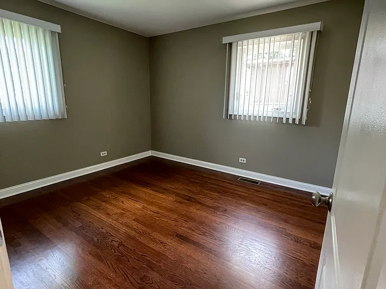 2241 Lee St — Photo 47