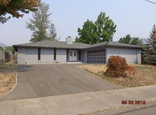 712 NW Amelia Dr, Grants Pass, OR