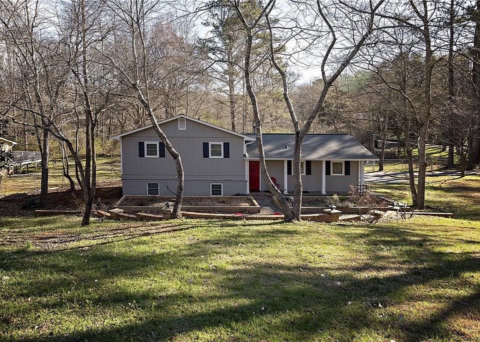 1st image of 440 Kelly Dr