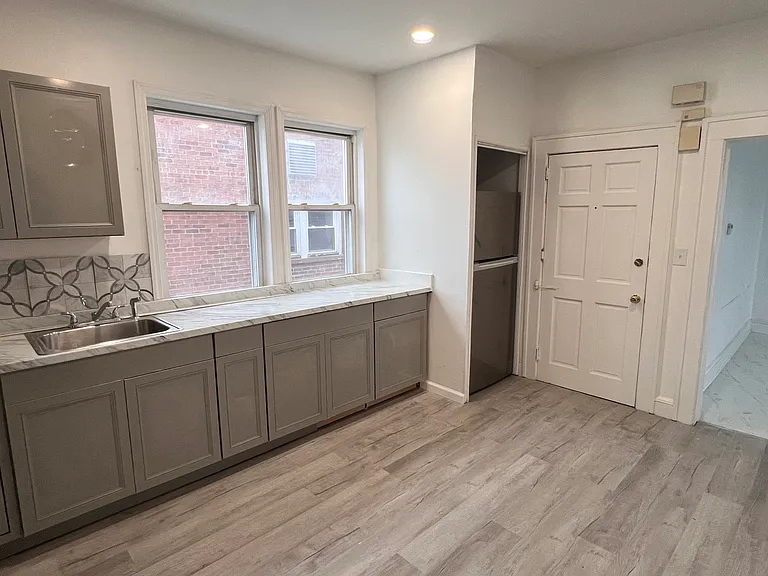 247 Elm St #2 — Photo 3