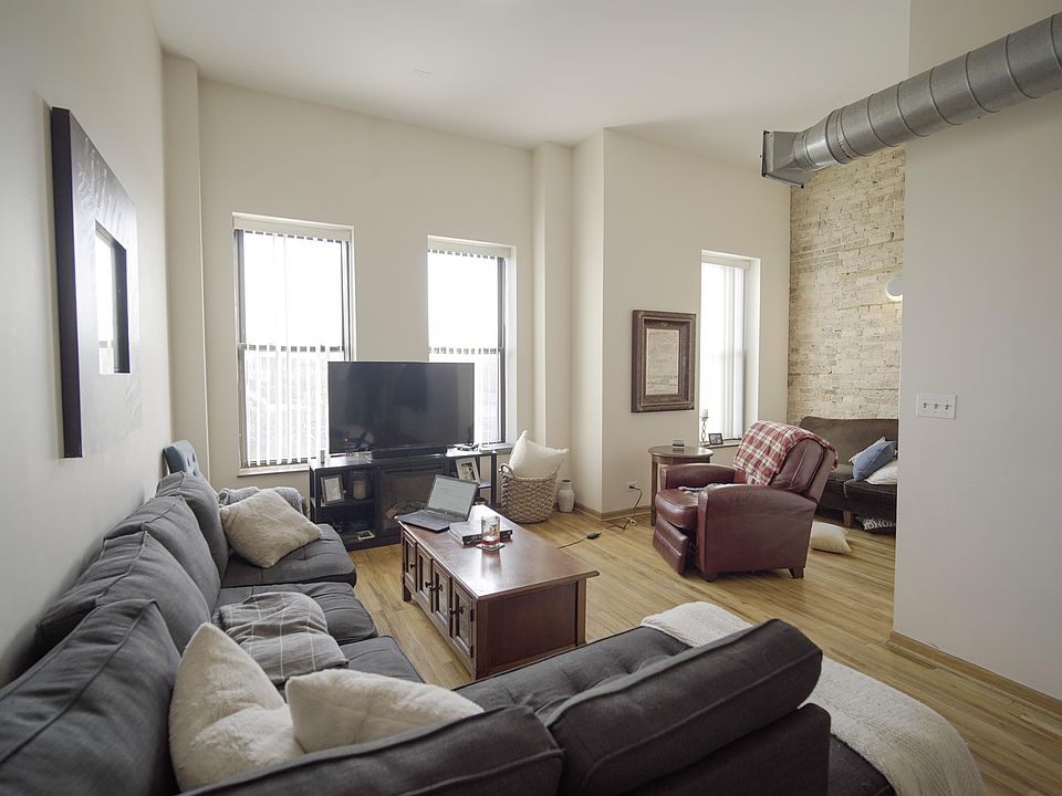 1st image of 1630 N Damen Ave #3N