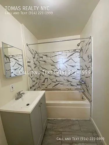 506 S Broadway Photo 1