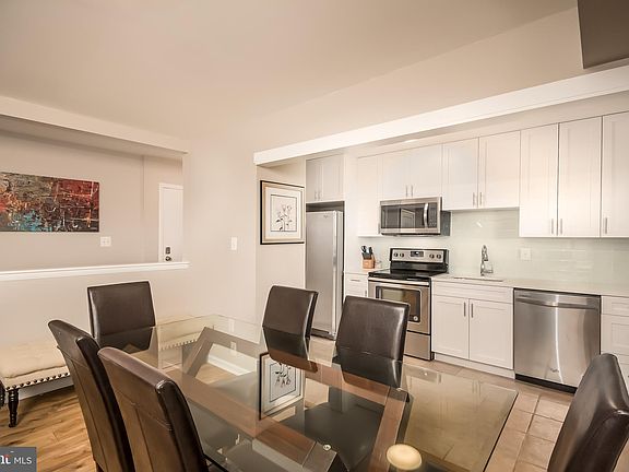 4th image of 3330 S 28th St APT 303