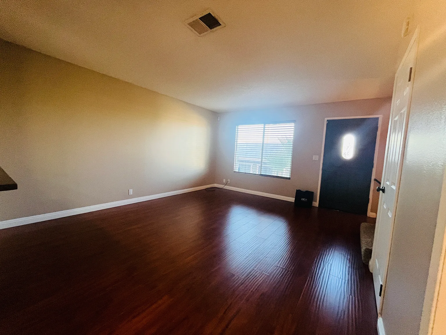 2 bed, 2.5 bath, 1074 sqft, $3,100 — Photo 4
