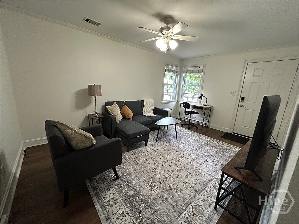 1 bed, 1.0 bath, 600 sqft, $1,600 — Photo 4