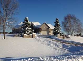 8 Bayhill Rd, White Bear Lake, MN 55110