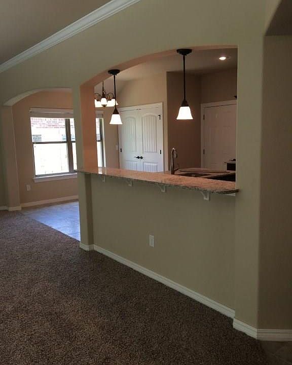 1st image of 814 E Asher Dr