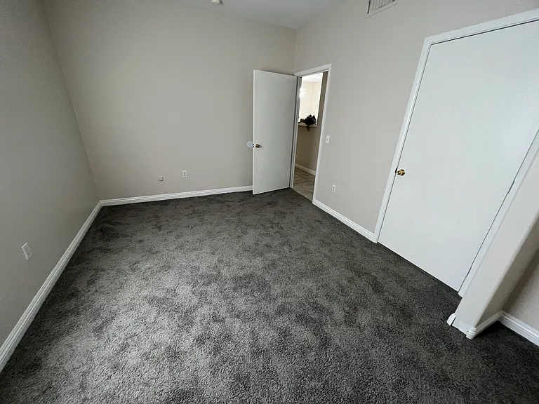 2110 N Los Feliz St #1082 — Photo 6