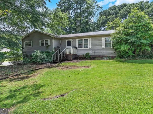 233 Foothill Dr, Woodstock, GA 30188
