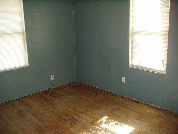 4th image of 1103 S Kentucky Ave