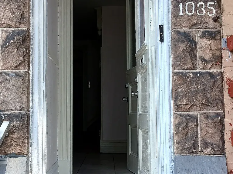 1035 Washington St — Photo 11