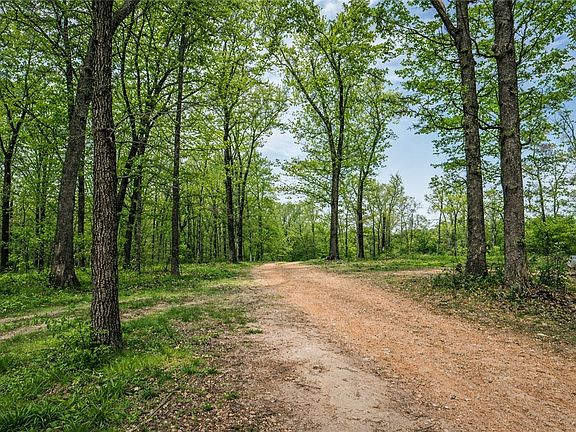 3rd image of 21722 Sibley Rd