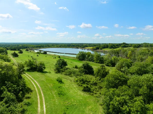 318 Cold Springs Rd, Van Alstyne, TX 75495