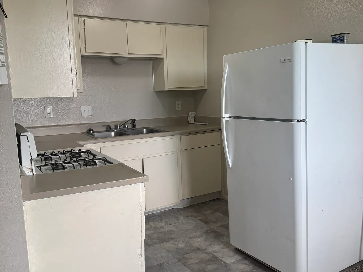 2 bed, $900 — Photo 4