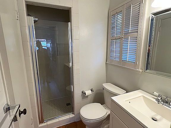 4th image of 1025 Salisbury Ct