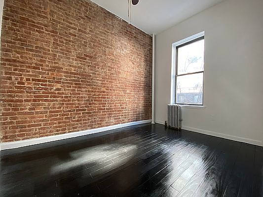 5th image of 309 E 83rd St #3D