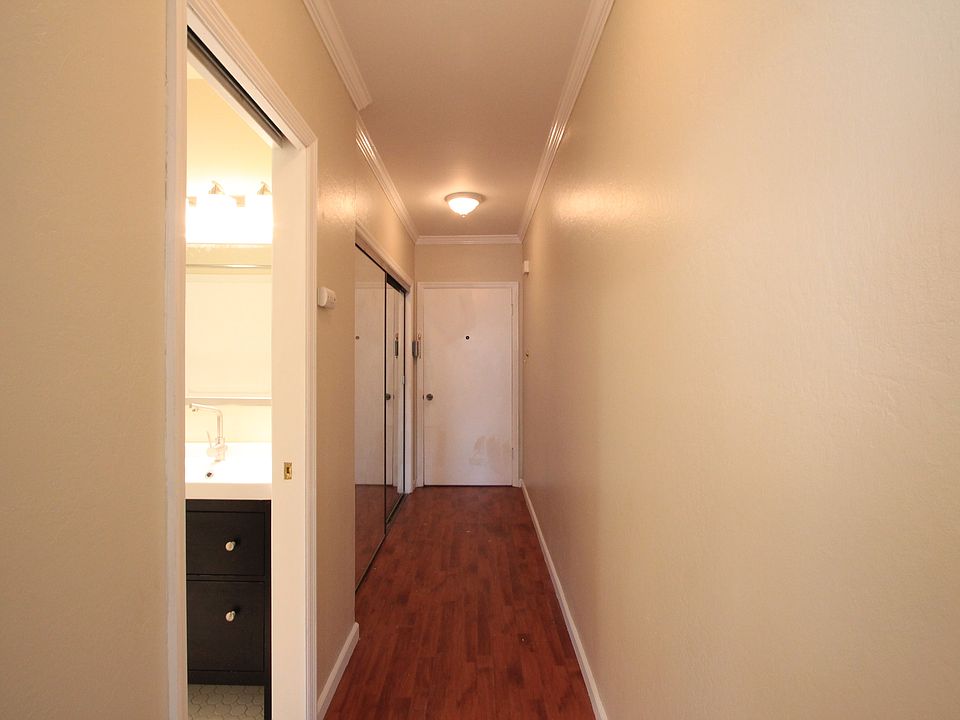 Entry/Hallway