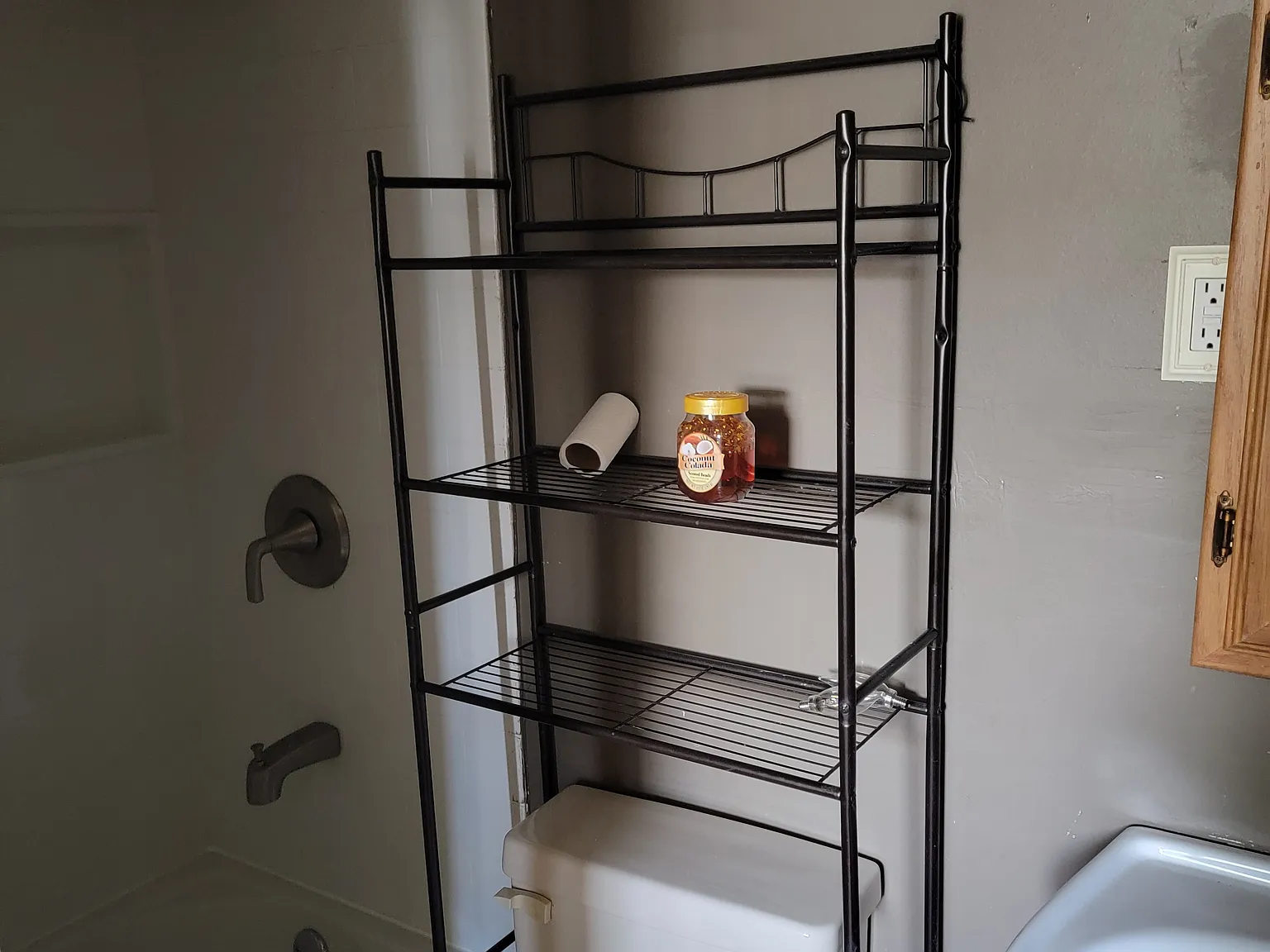 4 bed, 1410 sqft, $1,800 — Photo 1