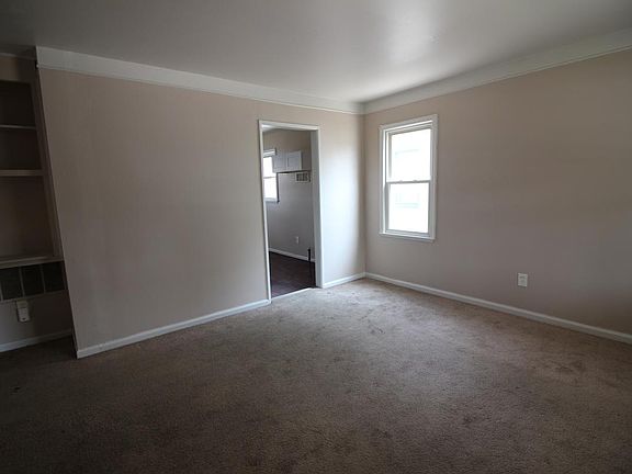 4th image of 24354 Lehigh St