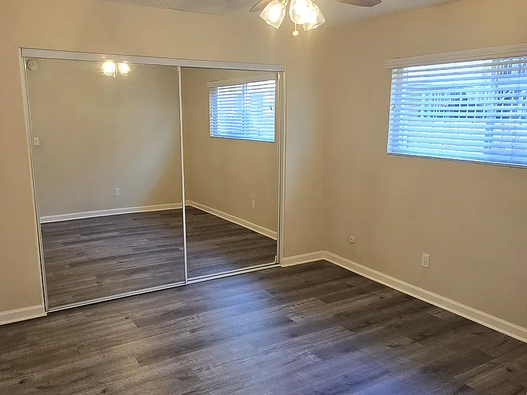 Felton Courtyard Apartments — Photo 16