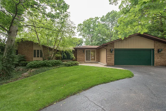 38570 N Shagbark Ln photo 1