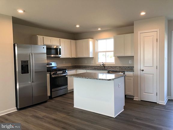 3rd image of 16205 John Adams Ln
