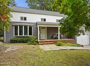 66 Mary Ln, Riverside, CT 06878