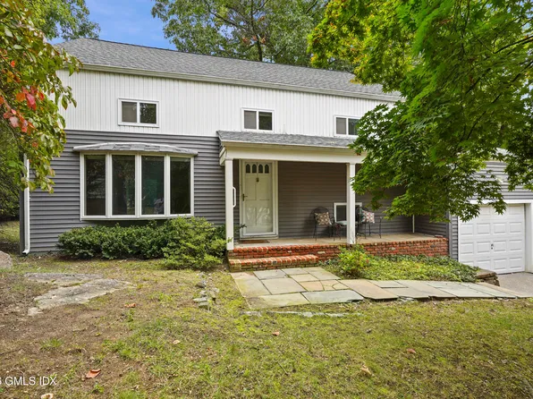 66 Mary Ln, Riverside, CT 06878