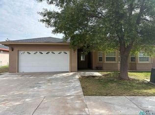 4 Fairway Ct, Roswell, NM 88201