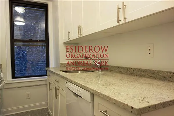 Rented by Siderow Residential Group | media 6