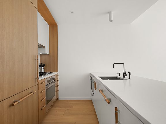 4th image of 22-18 Jackson Ave #418