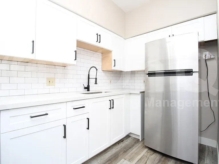 2807 E Paradise Ln #102 — Photo 2