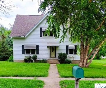 307 E Iowa St, Elmore, MN, 56027