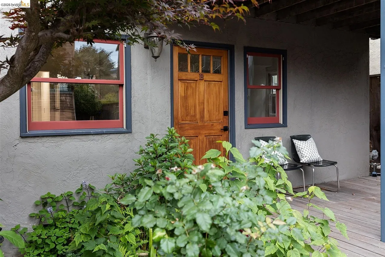 2 bed, 630 sqft, $3,100 — Photo 1