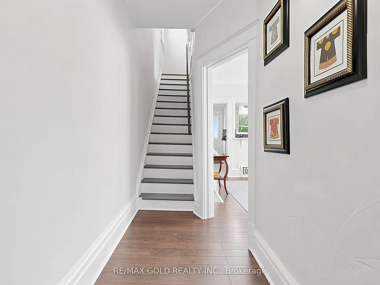 746 King St W — Photo 16