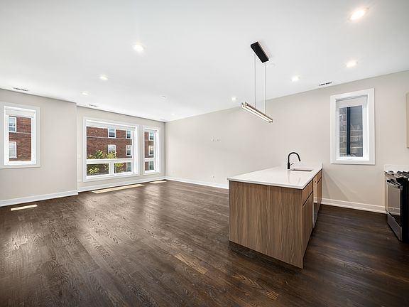 5th image of 406 E 50th Pl #3